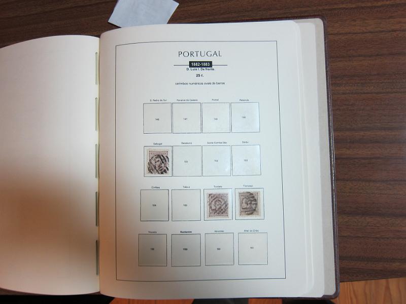 0015 (172).jpg -     Lote:    15      Marcofilia      Lotes Especiais       Descrição:      Portugal.   Colecção especializada de marcas numéricas das 1.ª e 2.ª reformas em selos de 25 reis, desde D. Maria II até D. Luís I, de frente. Lote a ver.        Lote       Valor Base:     &euro; 1.500,00     Valor Venda:     &euro; 3.000,00     